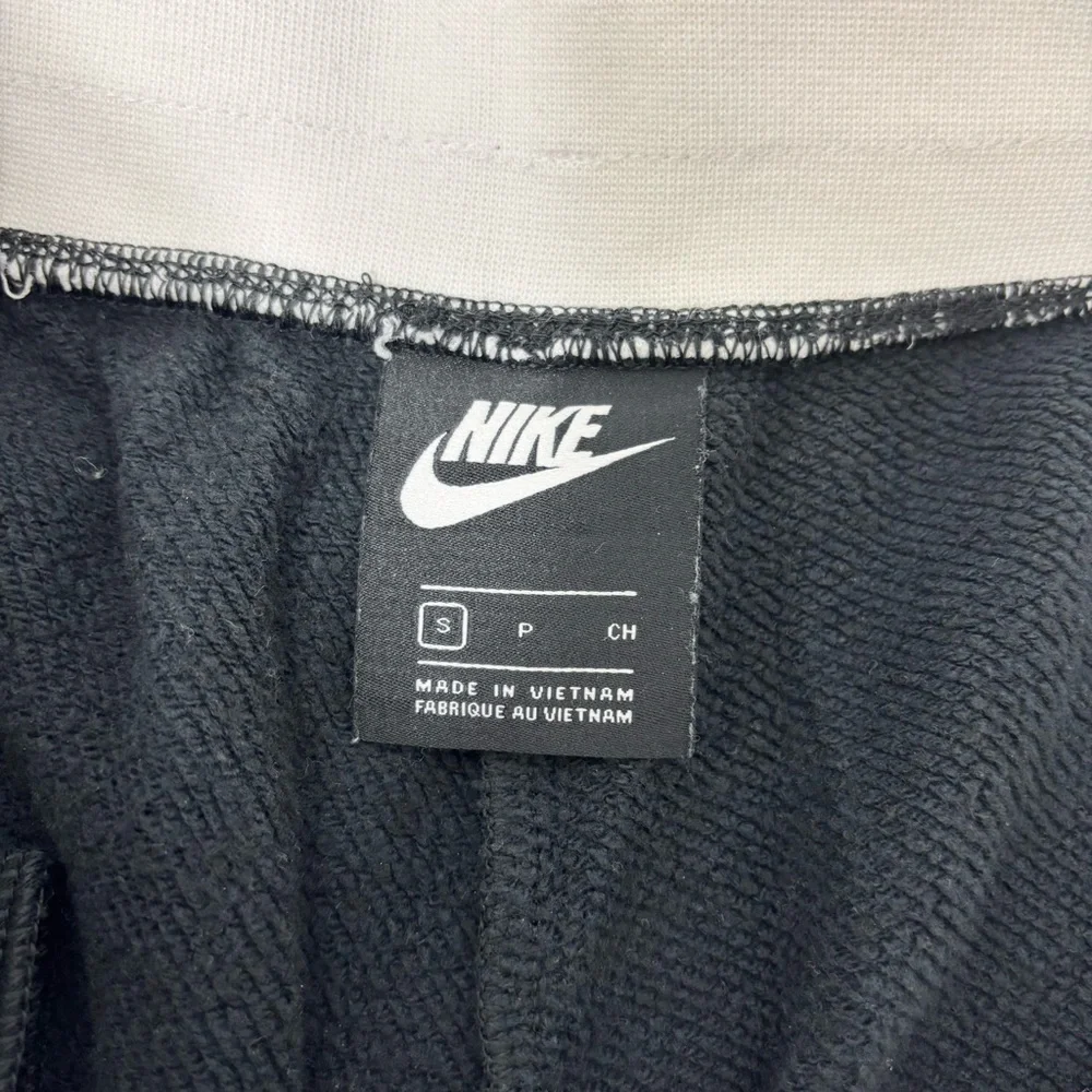 Nike Air Sportswear Black Pants Joggers Size S‎